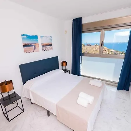 Sky High On The 38th Floor - Sea Views Apartment
