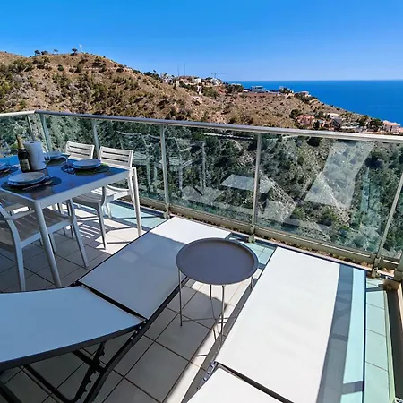Sky High On The 38th Floor - Sea Views