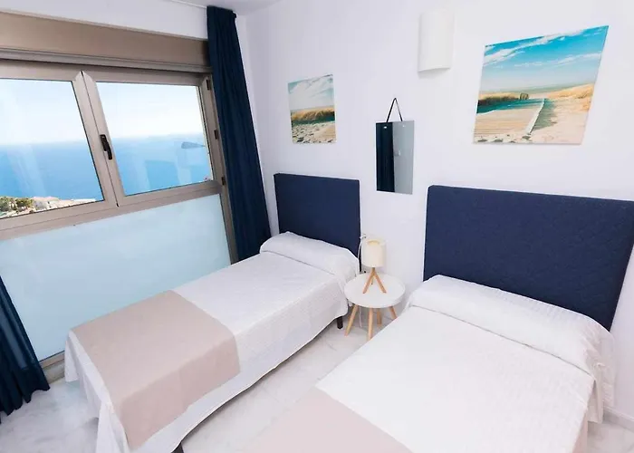 Sky High On The 38th Floor - Sea Views *
